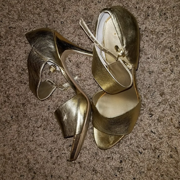 Nine West Shoes Nine West Gold Heels Poshmark